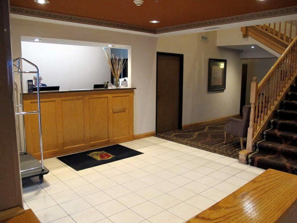 Super 8 By Wyndham Cloverdale Wine Country Esterno foto
