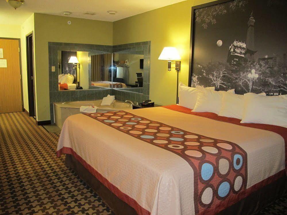 Super 8 By Wyndham Cloverdale Wine Country Esterno foto