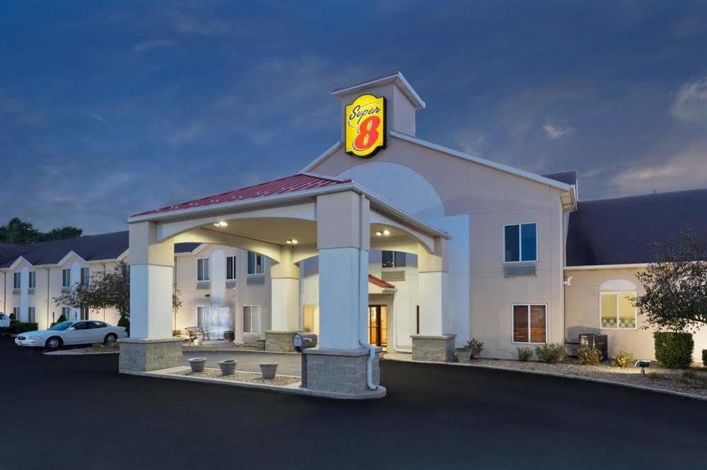 Super 8 By Wyndham Cloverdale Wine Country Esterno foto